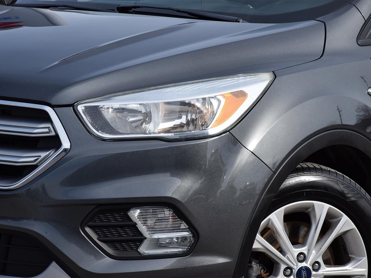 2017 Ford Escape SE 4x4 ~Heated Seats ~Bluetooth ~Camera ~Alloys Photo