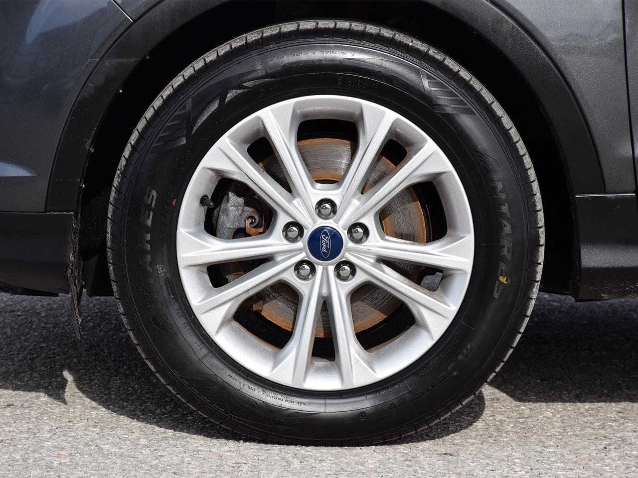 2017 Ford Escape SE 4x4 ~Heated Seats ~Bluetooth ~Camera ~Alloys Photo