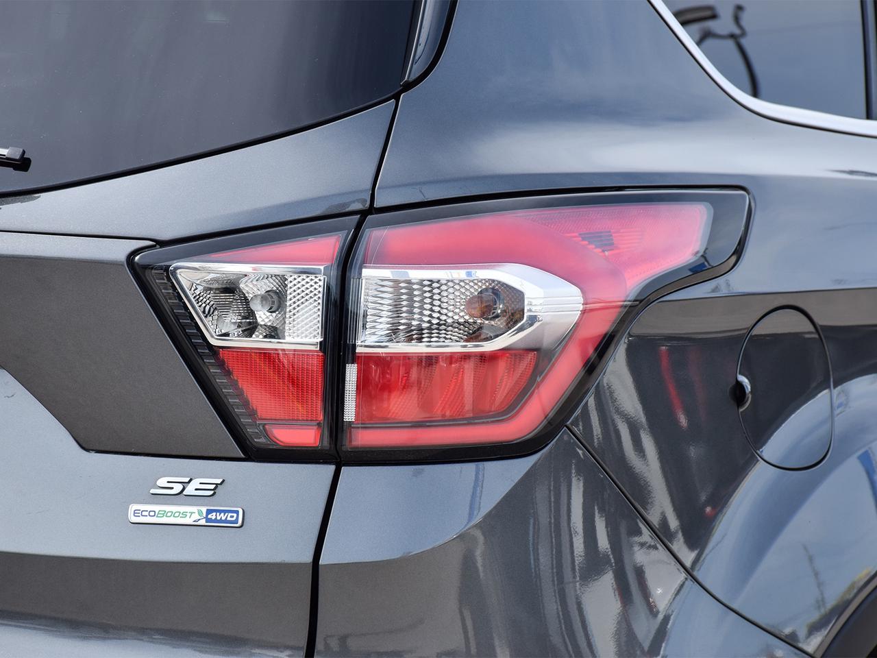 2017 Ford Escape SE 4x4 ~Heated Seats ~Bluetooth ~Camera ~Alloys Photo