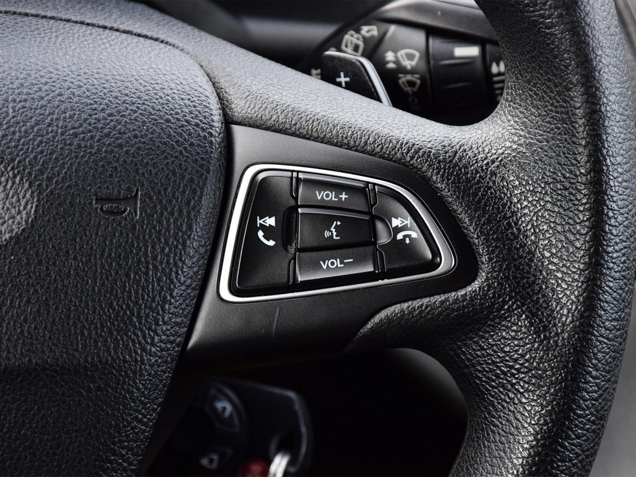 2017 Ford Escape SE 4x4 ~Heated Seats ~Bluetooth ~Camera ~Alloys Photo