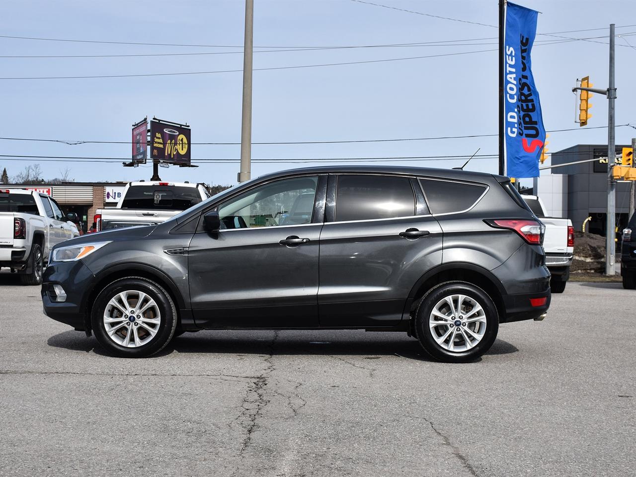 2017 Ford Escape SE 4x4 ~Heated Seats ~Bluetooth ~Camera ~Alloys Photo