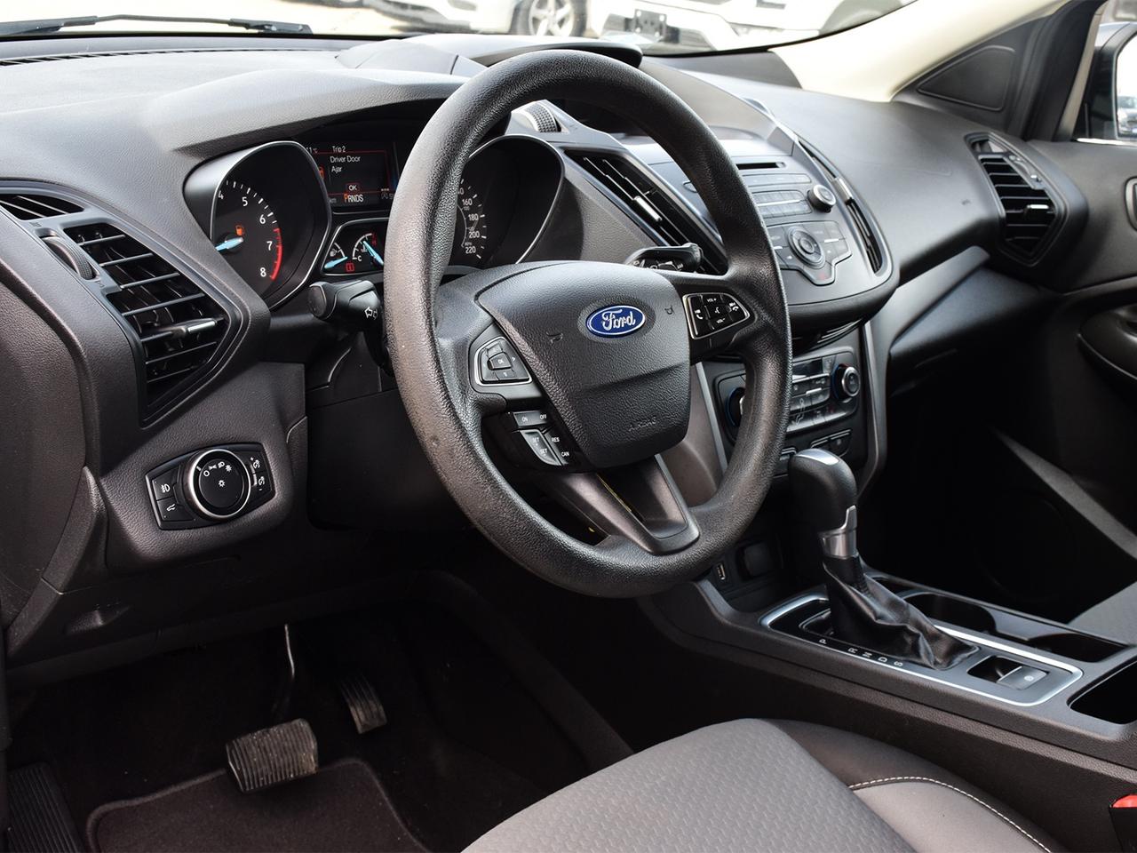2017 Ford Escape SE 4x4 ~Heated Seats ~Bluetooth ~Camera ~Alloys Photo