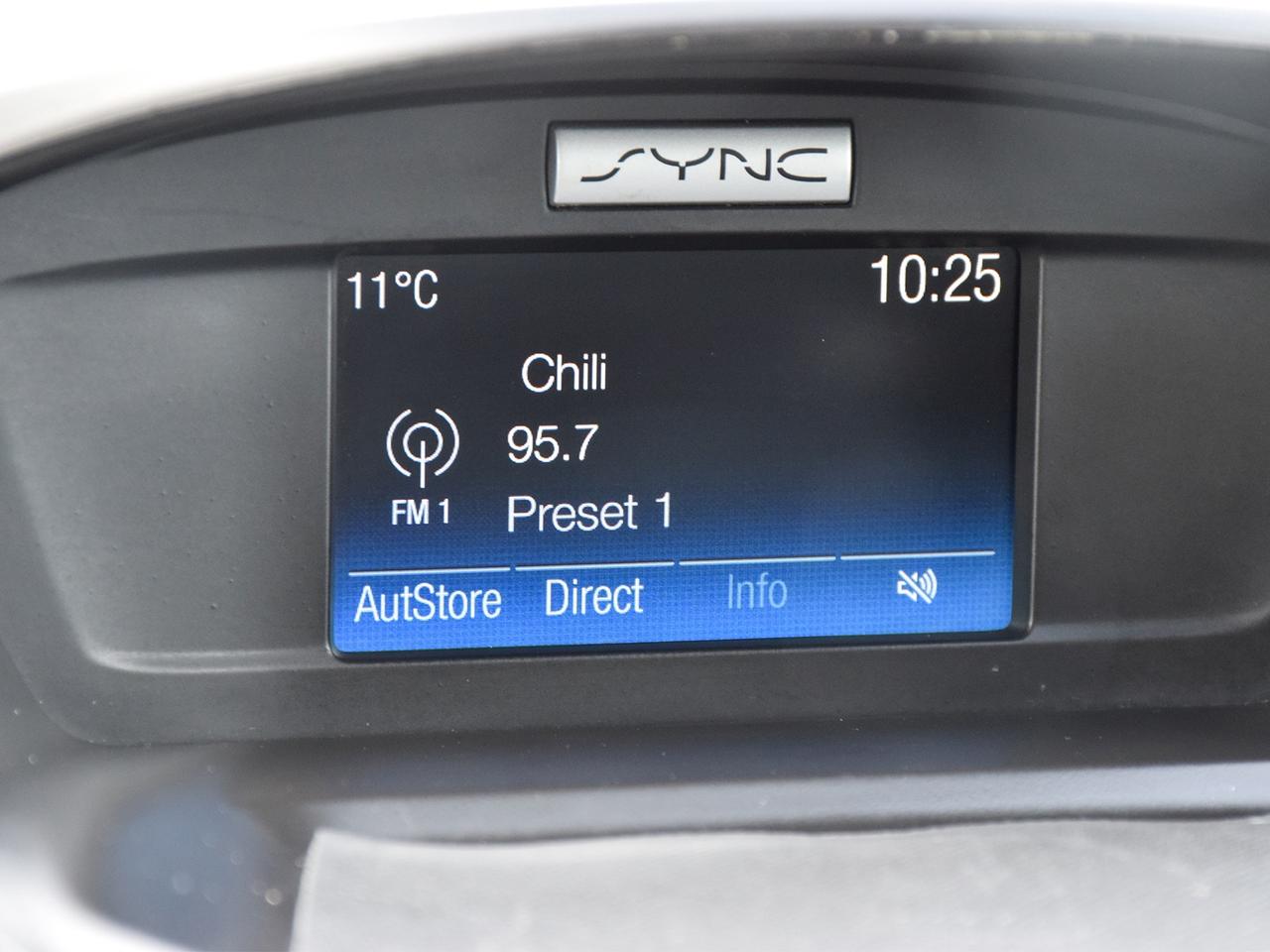 2017 Ford Escape SE 4x4 ~Heated Seats ~Bluetooth ~Camera ~Alloys Photo