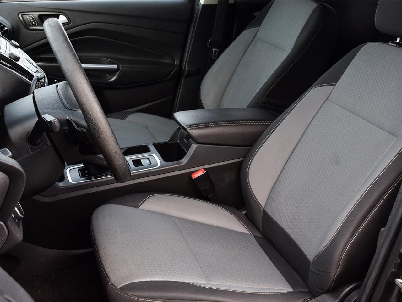 2017 Ford Escape SE 4x4 ~Heated Seats ~Bluetooth ~Camera ~Alloys Photo