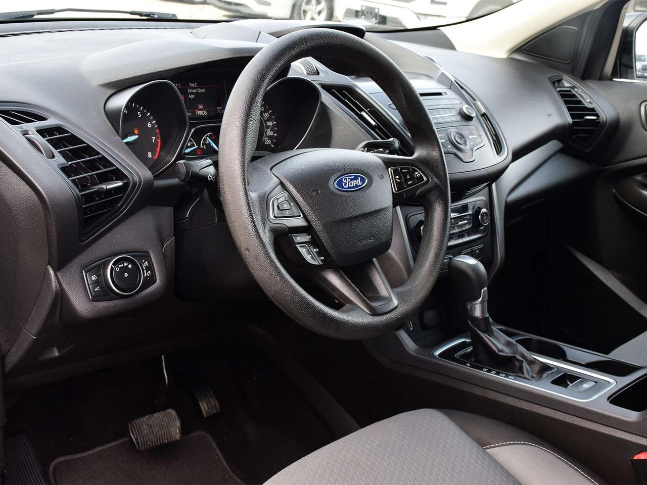 2017 Ford Escape SE 4x4 ~Heated Seats ~Bluetooth ~Camera ~Alloys Photo