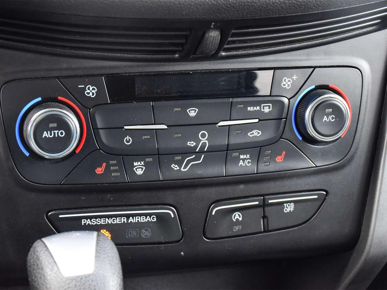 2017 Ford Escape SE 4x4 ~Heated Seats ~Bluetooth ~Camera ~Alloys Photo