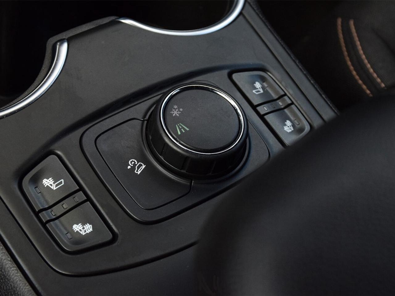 2018 GMC Terrain SLE Diesel ~Nav ~Camera ~Heated Seats ~Pano Roof Photo