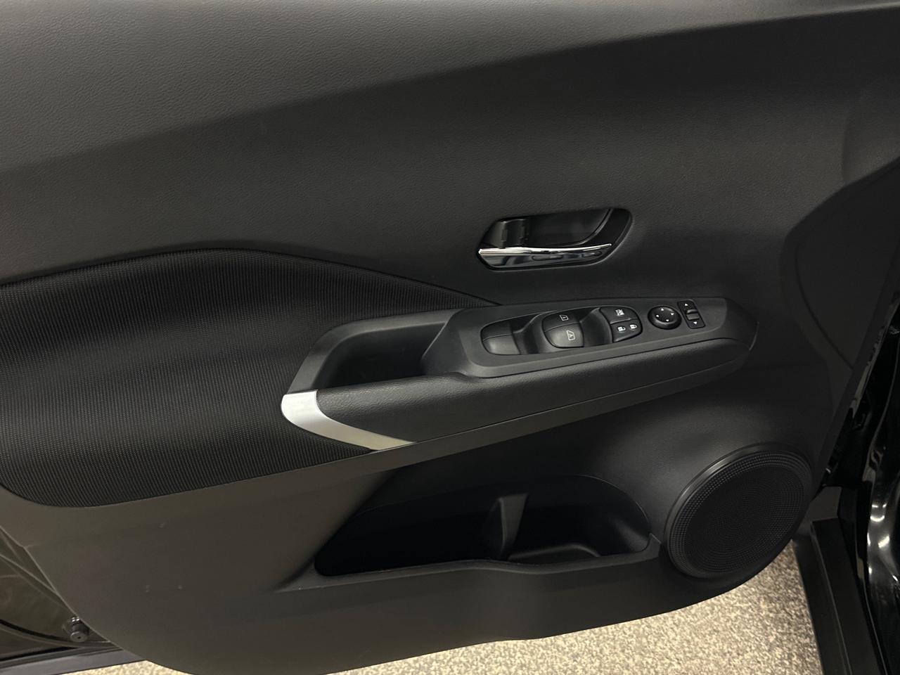 2024 Nissan Kicks SV 4dr Front-Wheel Drive Photo