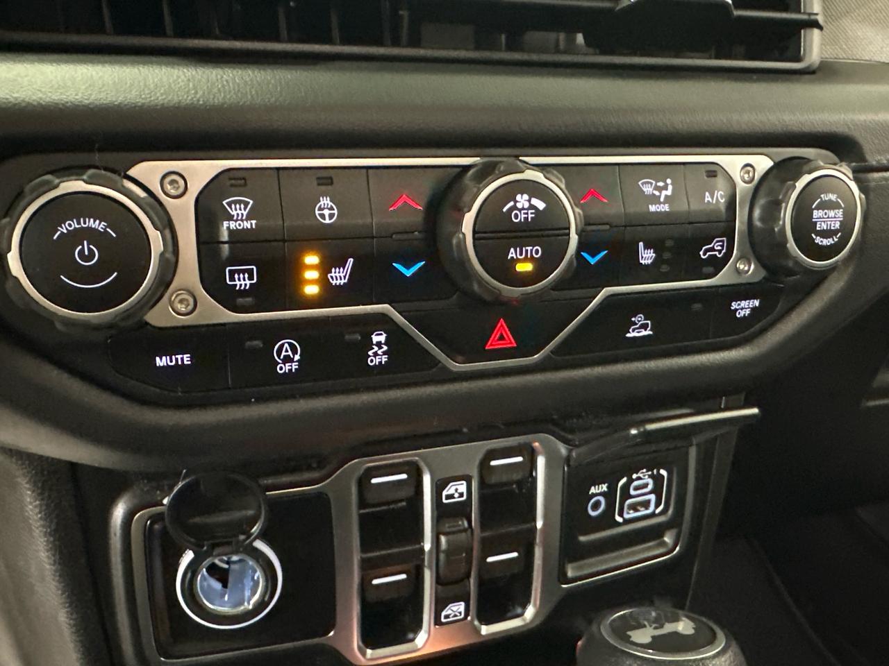 2024 Jeep Wrangler SAHARA 4DR 4X4 Photo