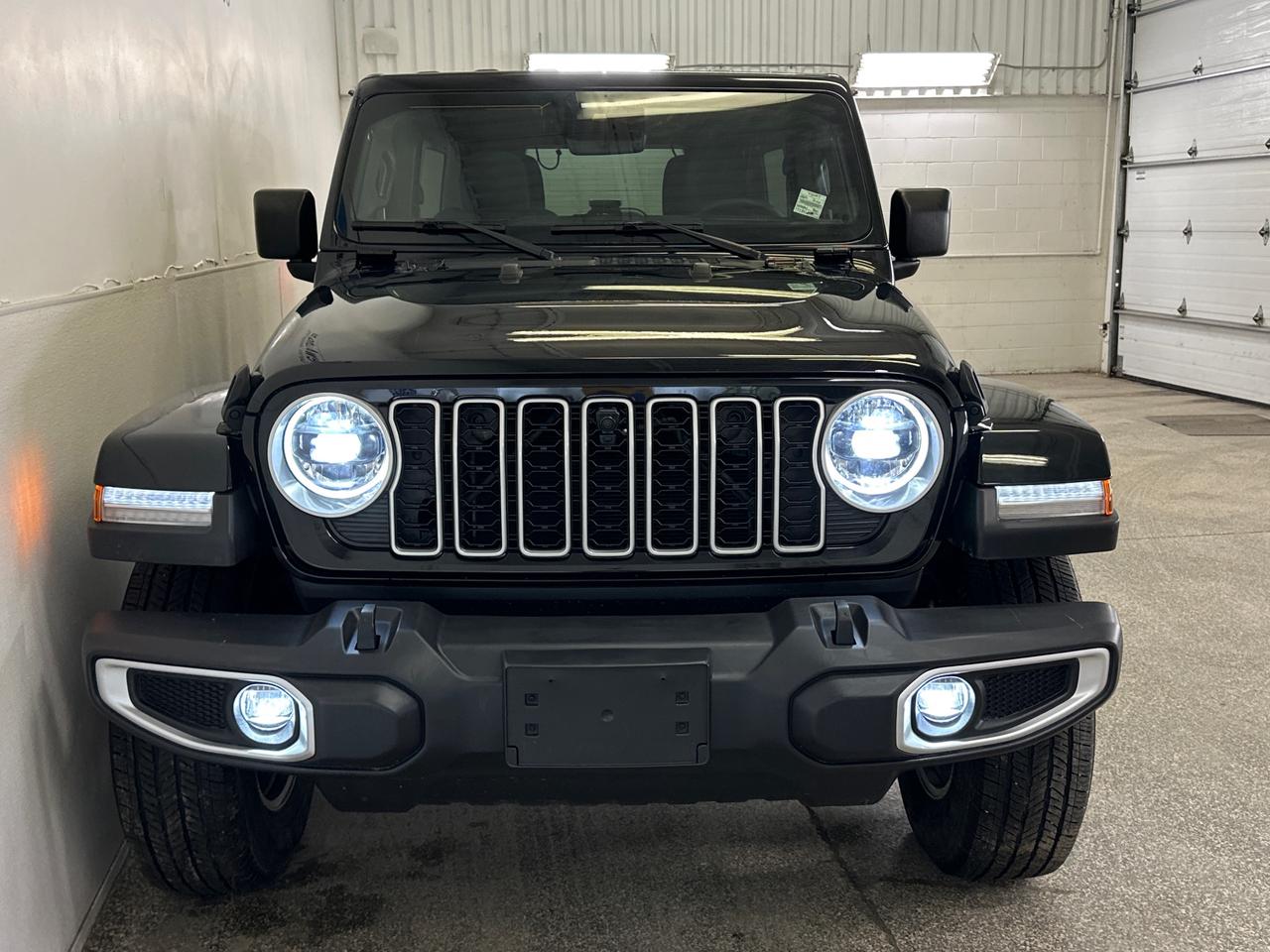 2024 Jeep Wrangler SAHARA 4DR 4X4 Photo