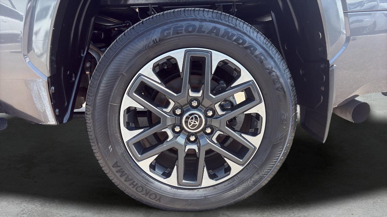 2022 Toyota Tundra Limited  Photo