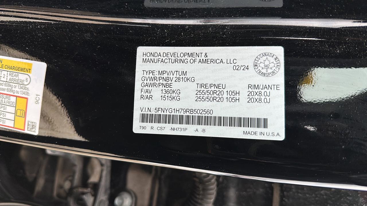 2024 Honda Pilot Touring l Heated Seats l Navigation System Photo