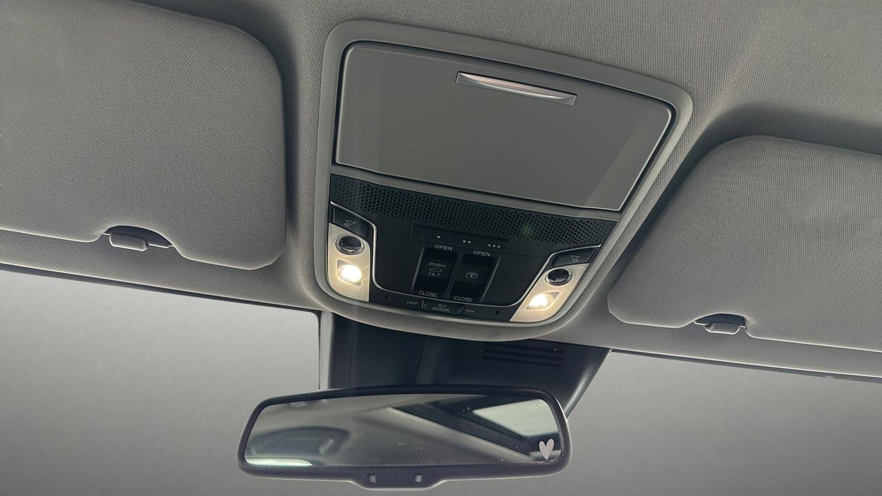 2017 Honda CR-V Touring Photo