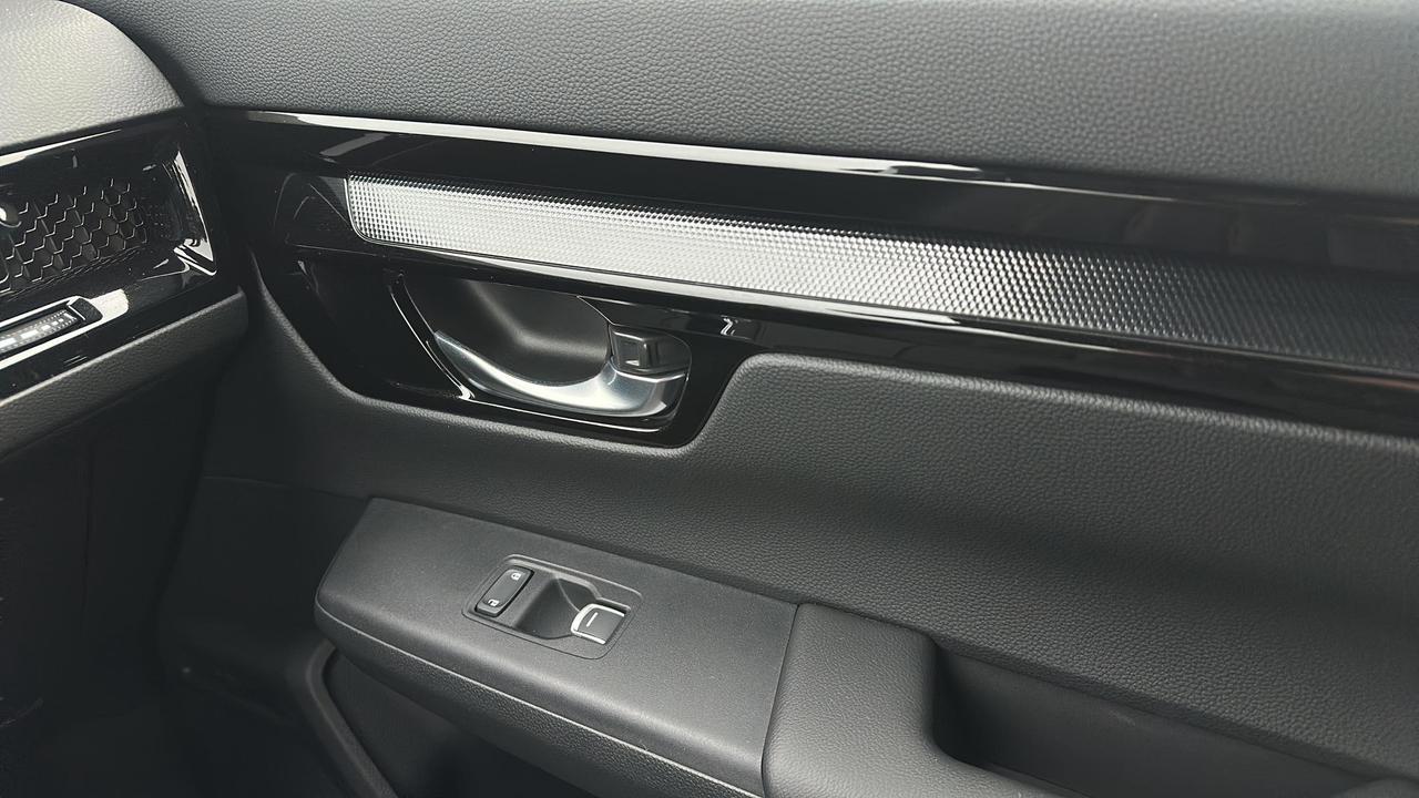 2025 Honda CR-V Hybrid Touring Photo