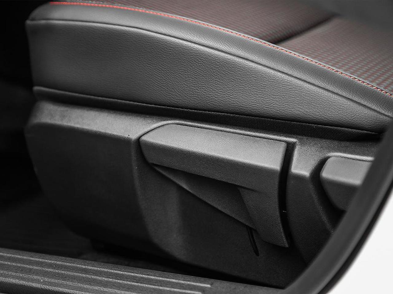 2026 Nissan Kicks SR Photo