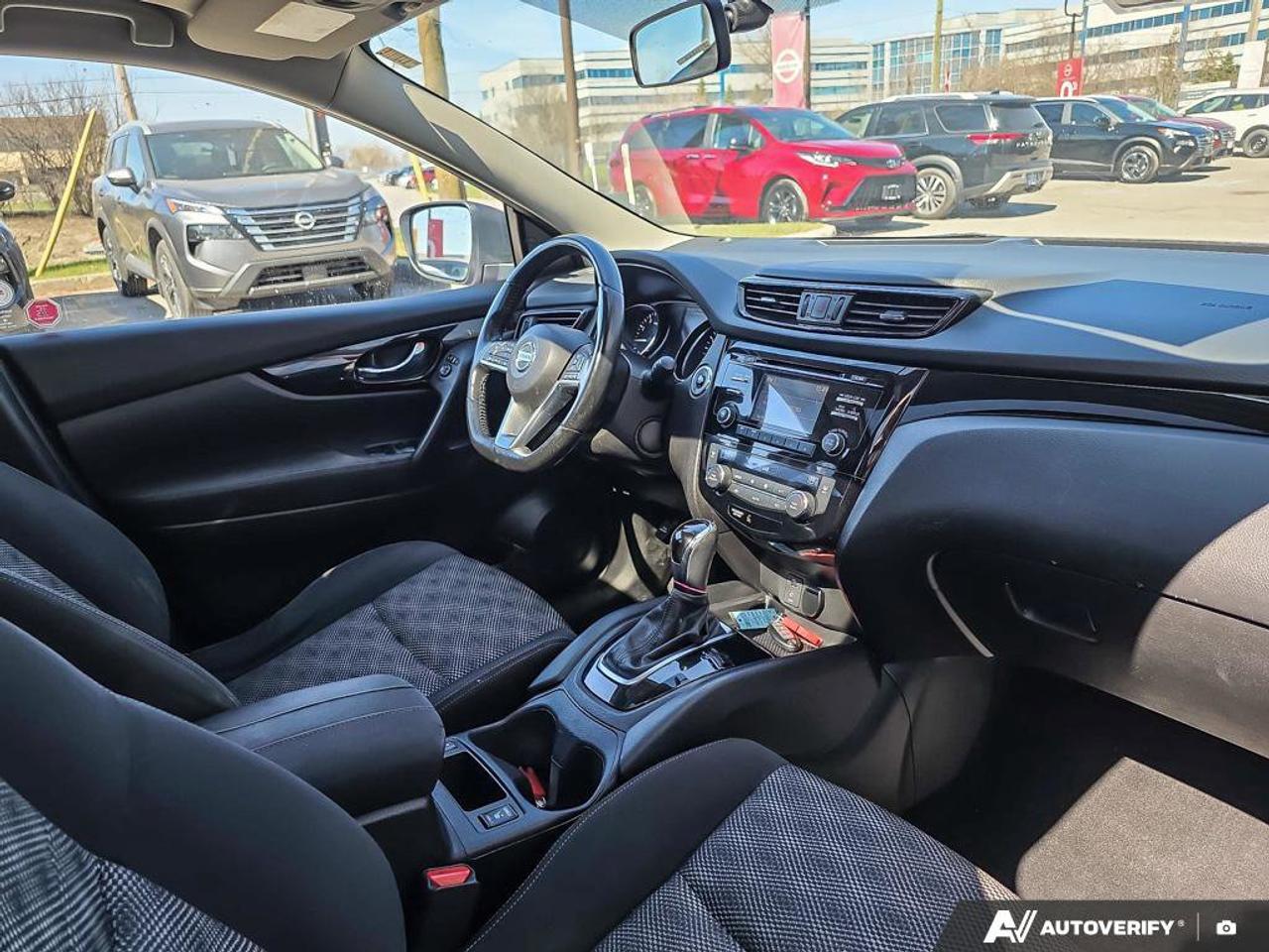2018 Nissan Qashqai SV AWD | Heated Seats | Back-Up Camera | Alloy Rims | Photo