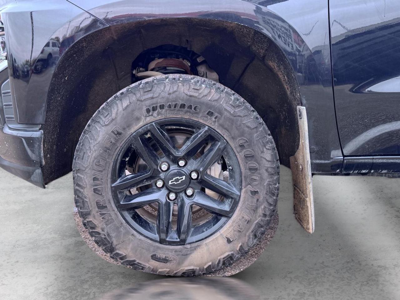 13713944