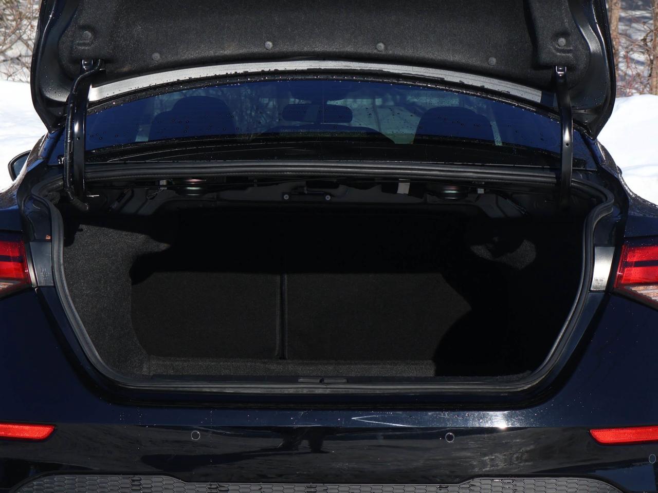 2022 Nissan Sentra S Photo