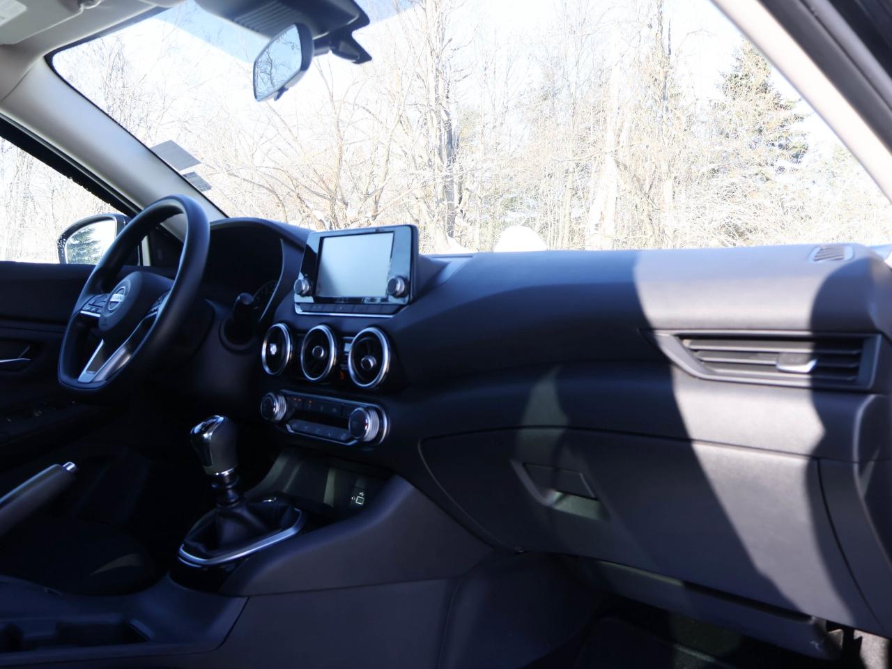 2022 Nissan Sentra S Photo