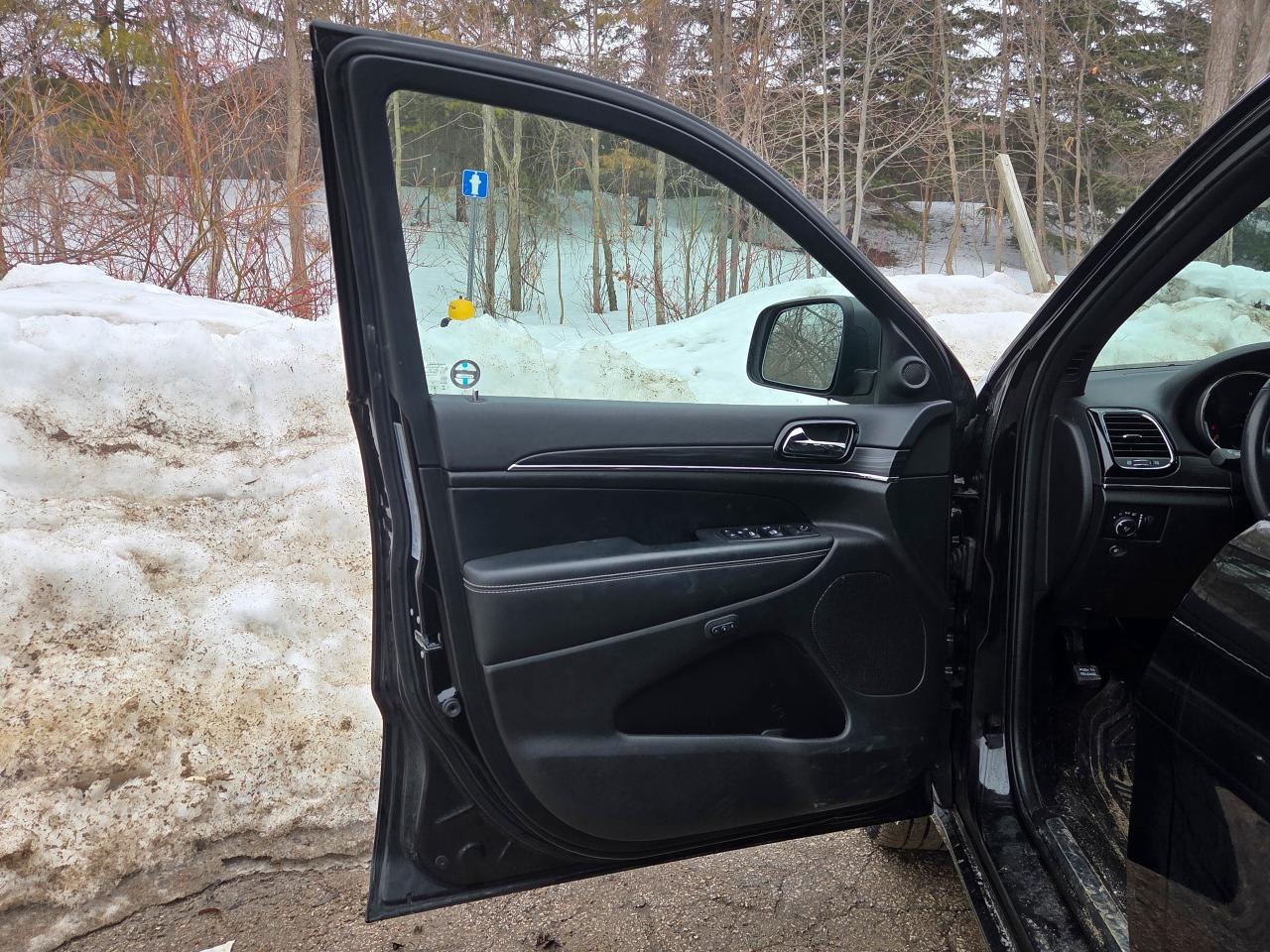 2021 Jeep Grand Cherokee 80th Anniversary Edition Photo