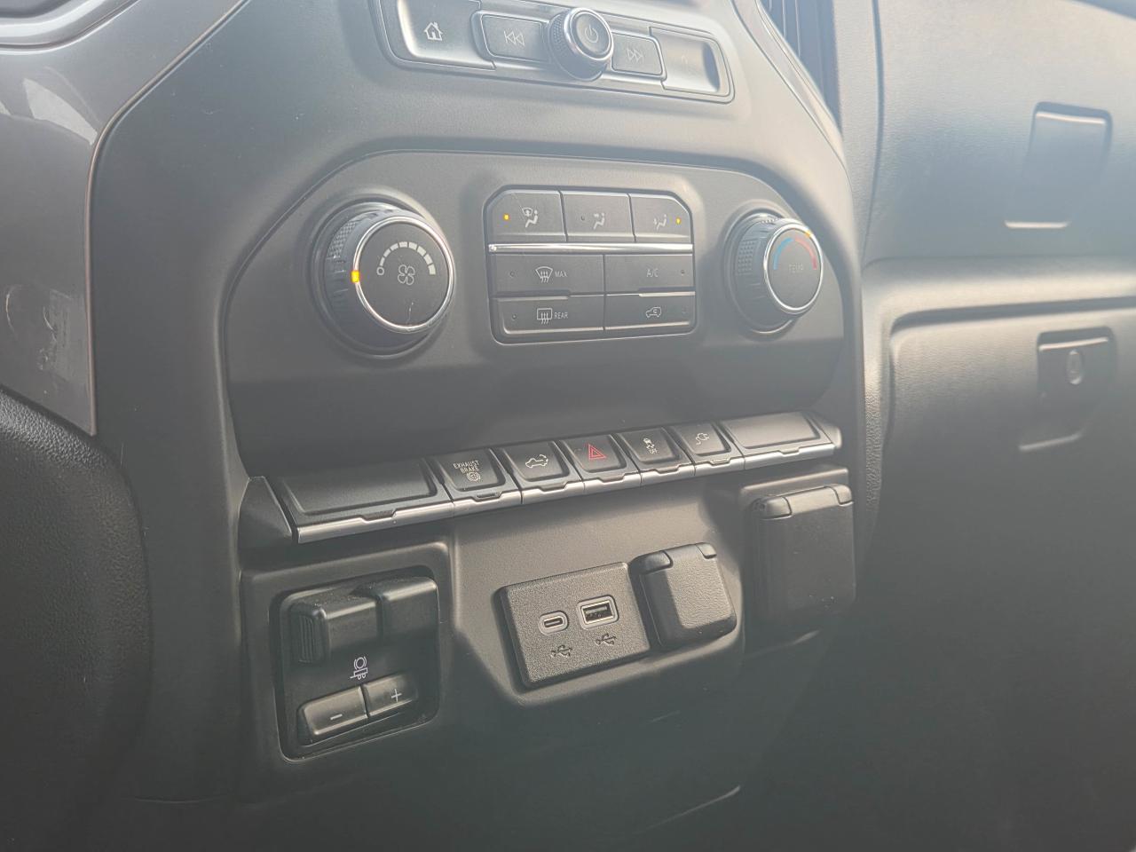 2022 Chevrolet SILVERADO 2500HD Custom Photo