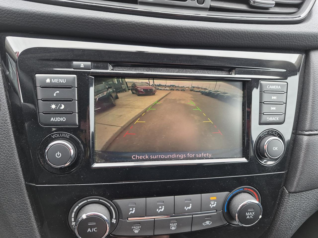 2018 Nissan Rogue SV Photo