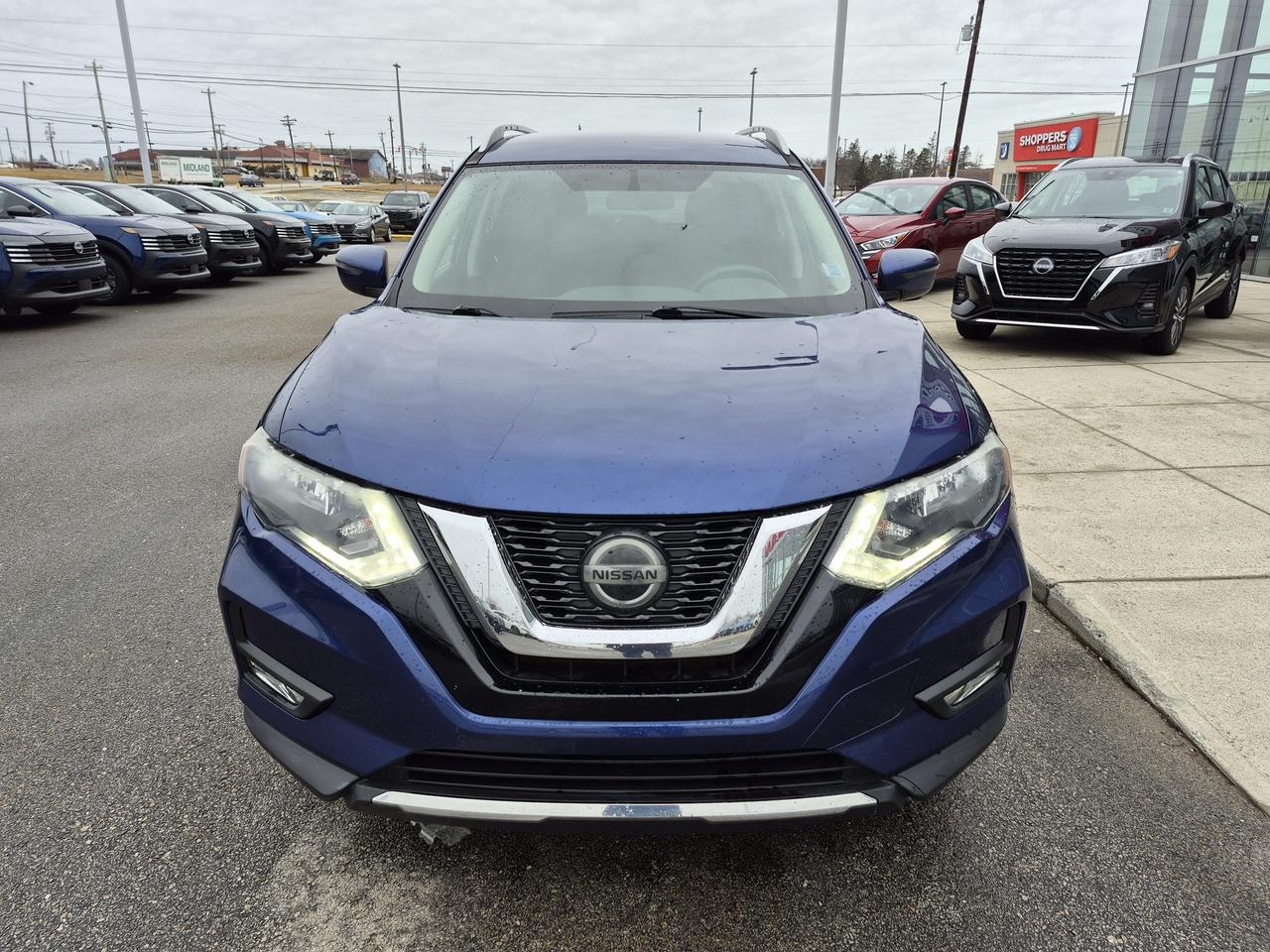 2018 Nissan Rogue SV Photo