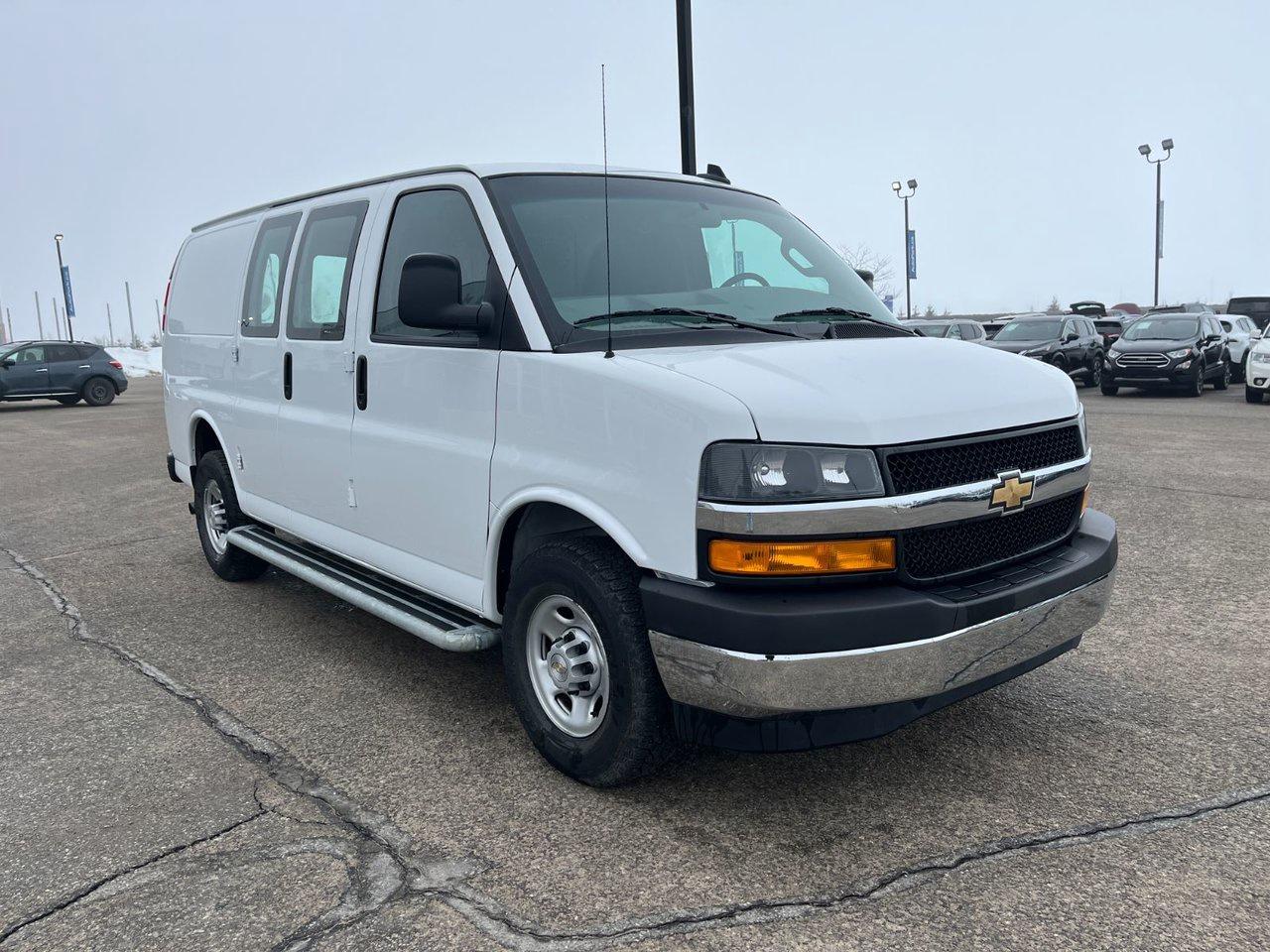 2024 Chevrolet Express Cargo Van RWD 2500 135 Photo3