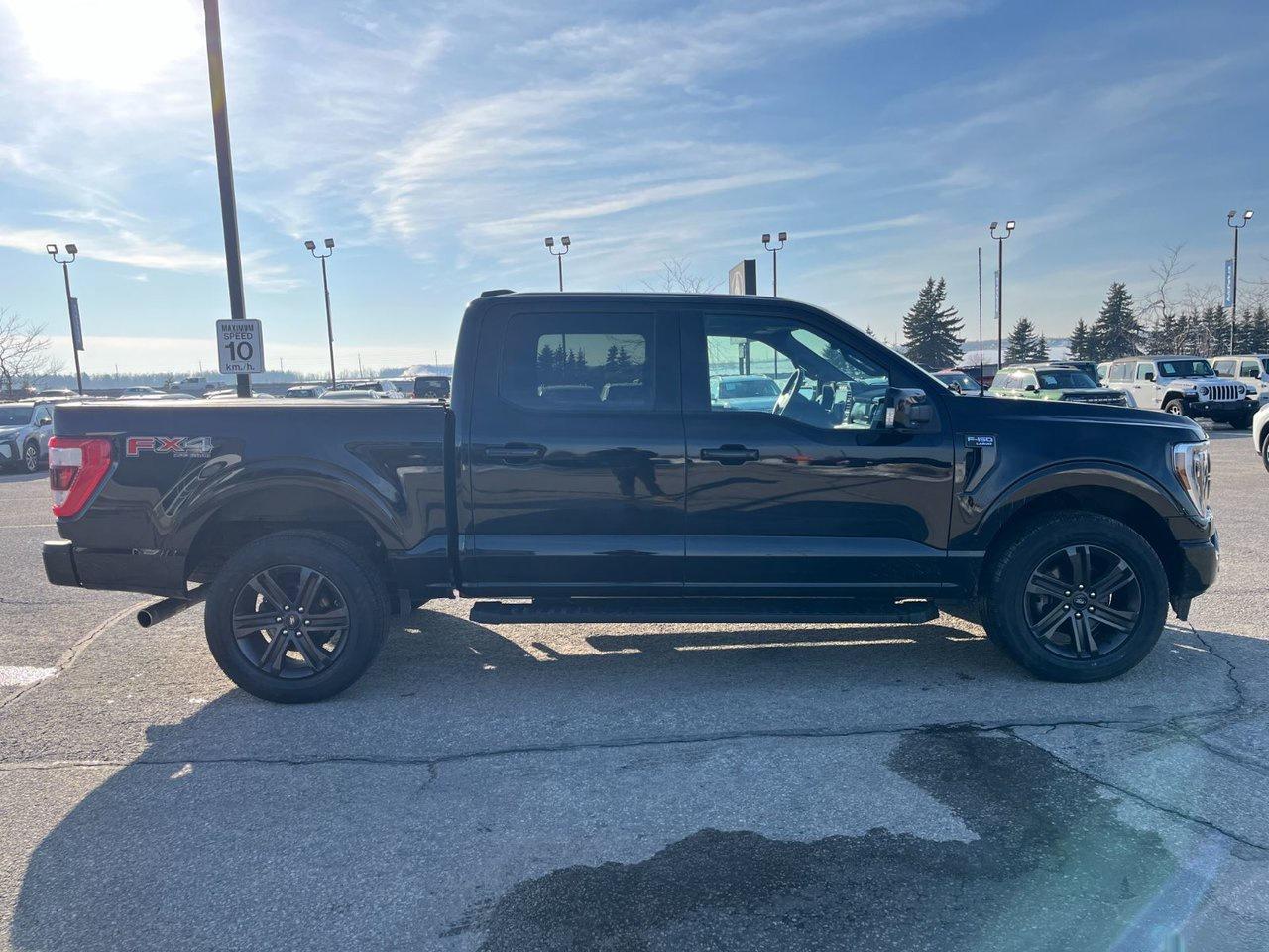 2022 Ford F-150 Lariat 4WD SuperCrew 5.5' Box Photo4