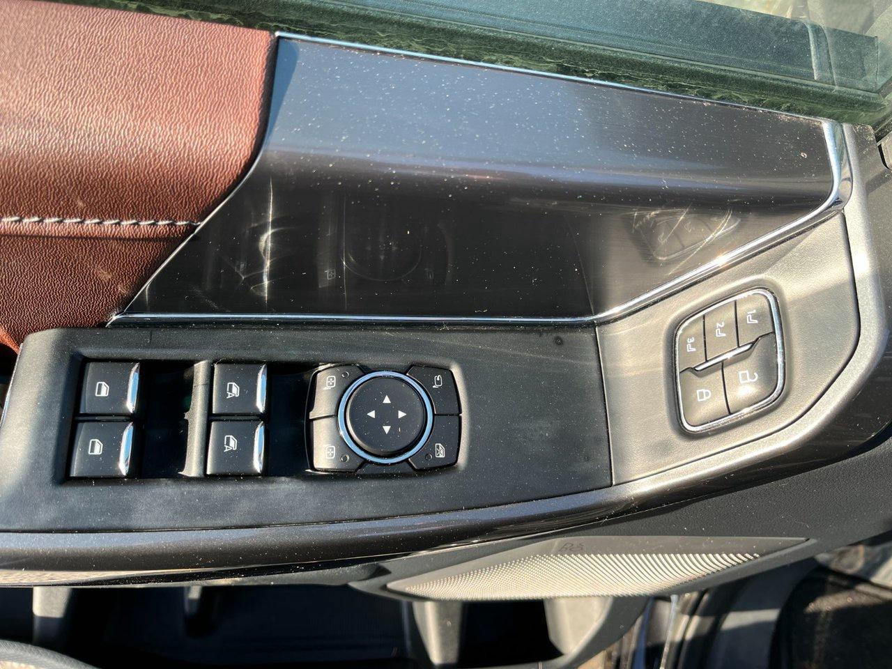 2022 Ford F-150 Lariat 4WD SuperCrew 5.5' Box Photo