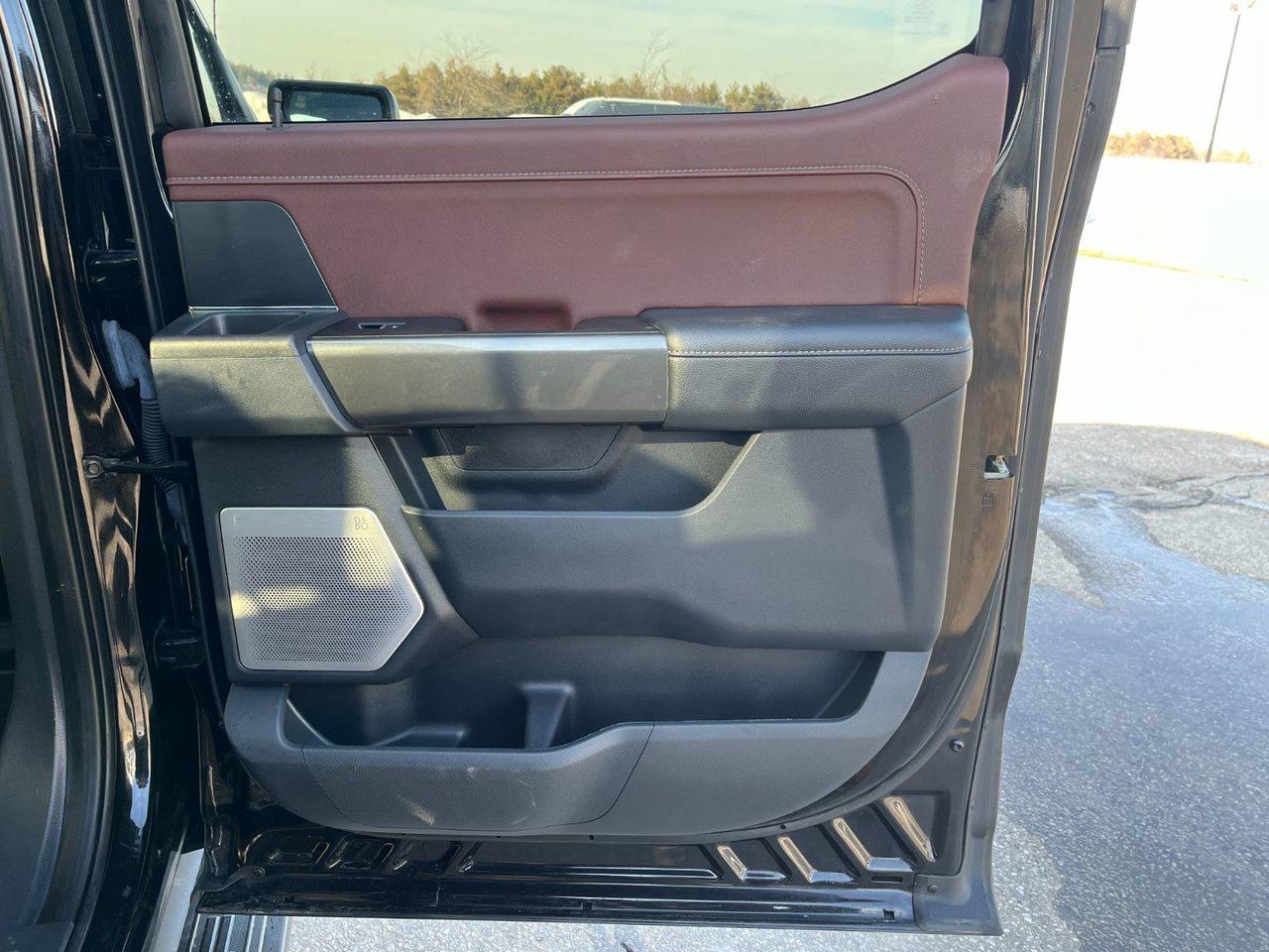 2022 Ford F-150 Lariat 4WD SuperCrew 5.5' Box Photo