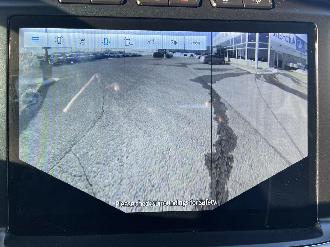 2022 Ford F-150 Lariat 4WD SuperCrew 5.5' Box Photo