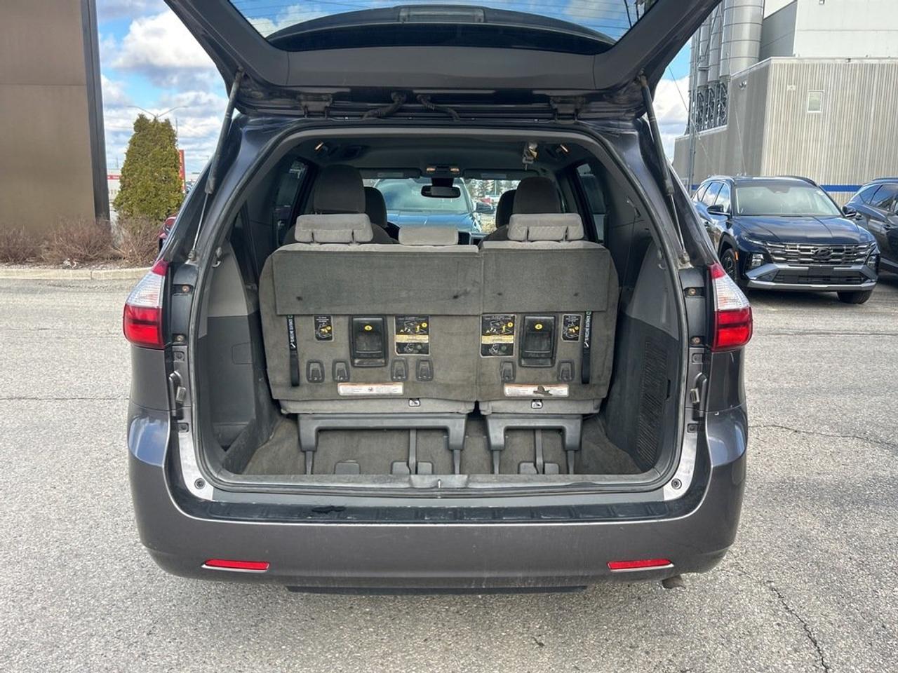 2018 Toyota Sienna LE AWD 7-Passenger V6 Photo