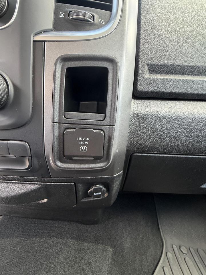 13714532
