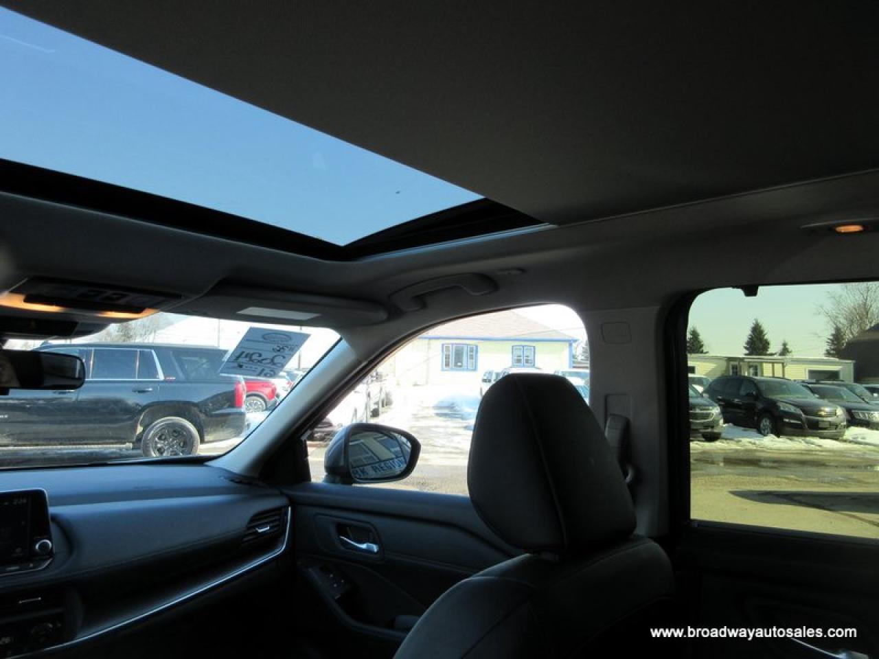 2024 Nissan Rogue ALL-WHEEL DRIVE SV-PACKAGE 5 PASSENGER 2.5L - DOHC.. LEATHER.. HEATED SEATS & WHEEL.. PANORAMIC SUNROOF.. POWER TAILGATE.. BACK-UP CAMERA.. Photo