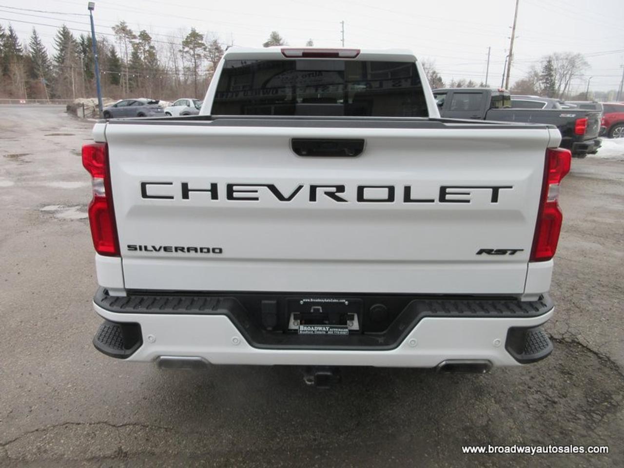 2023 Chevrolet Silverado 1500 LOADED RST-Z71-MODEL 5 PASSENGER 5.3L - V8.. 4X4.. CREW-CAB.. SHORTY.. LEATHER.. HEATED SEATS & WHEEL.. BACK-UP CAMERA.. POWER SUNROOF.. Photo