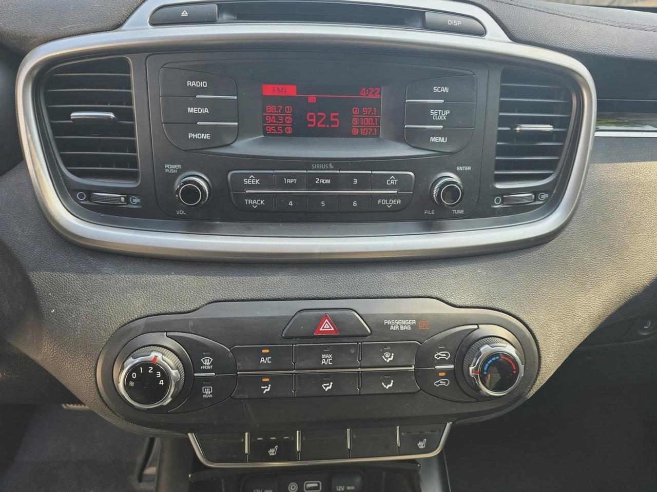 2016 Kia Sorento LX Photo