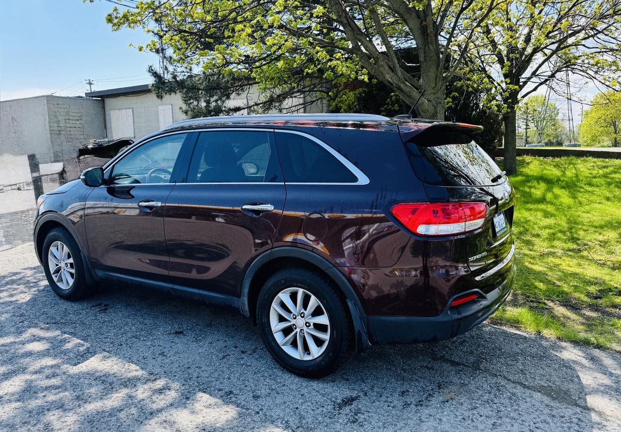 2016 Kia Sorento LX - NO ACCIDENTS - ONE OWNER Photo