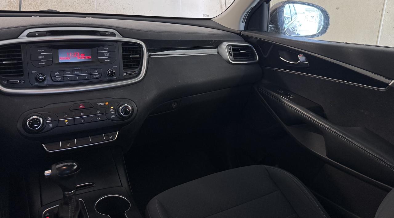 2016 Kia Sorento LX - NO ACCIDENTS - ONE OWNER Photo
