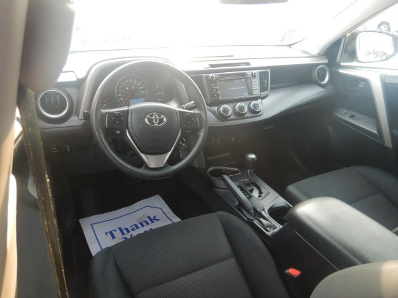 2016 Toyota RAV4 LE Photo