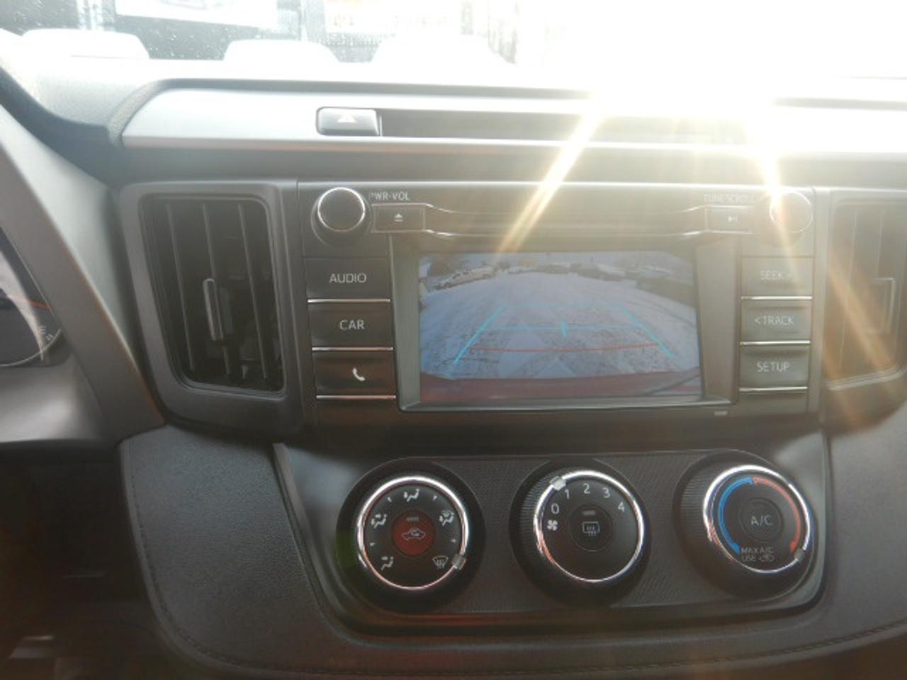 2016 Toyota RAV4 LE Photo