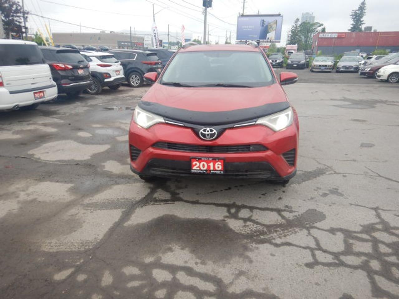 2016 Toyota RAV4 LE Photo