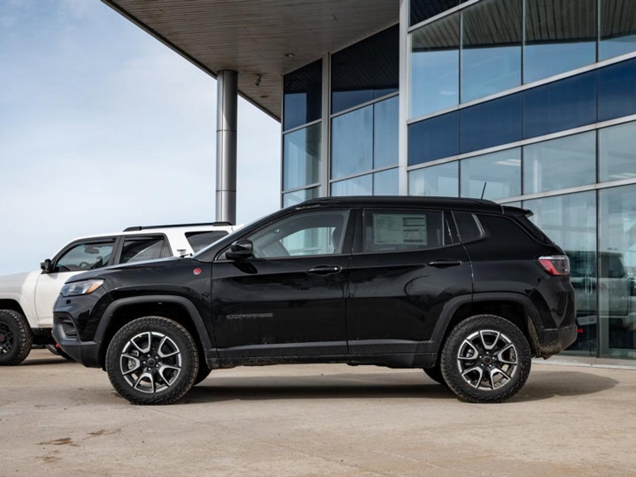 2026 Jeep Compass Trailhawk Photo4