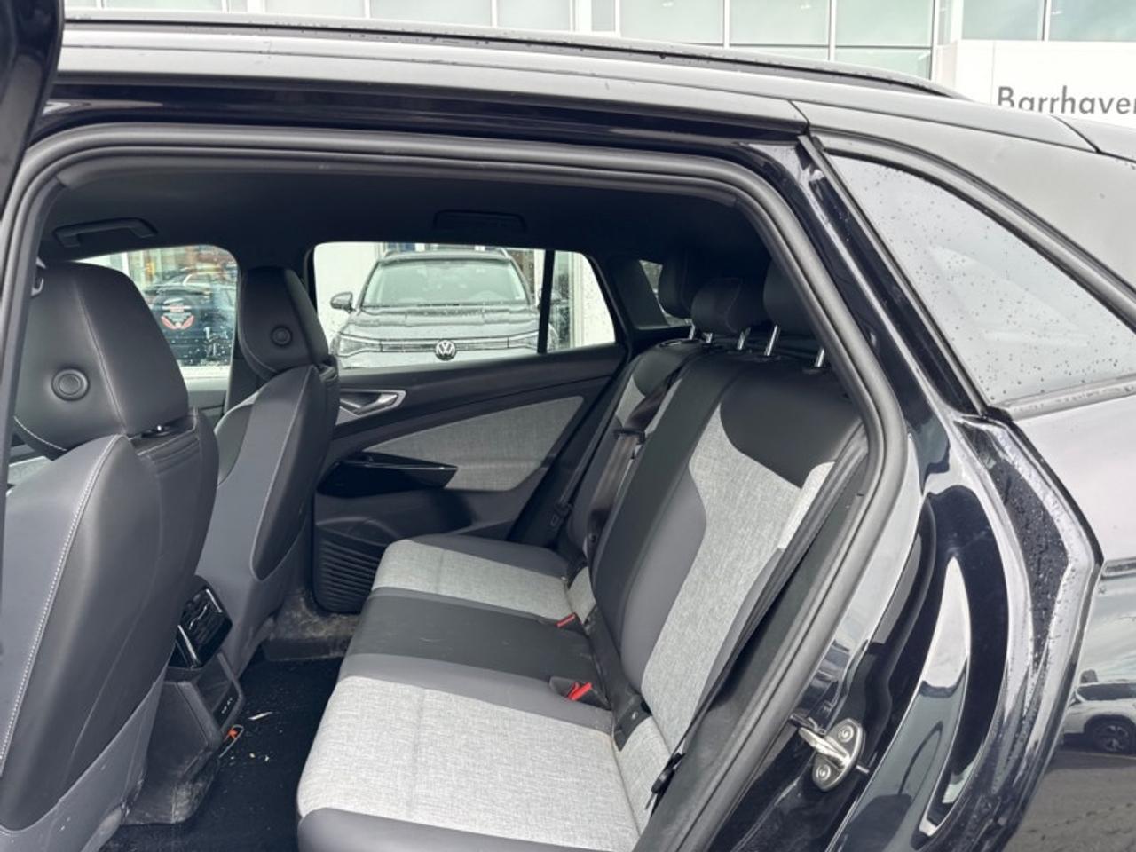 2024 Volkswagen ID.4 Pro AWD  - Certified - Tow Package Photo