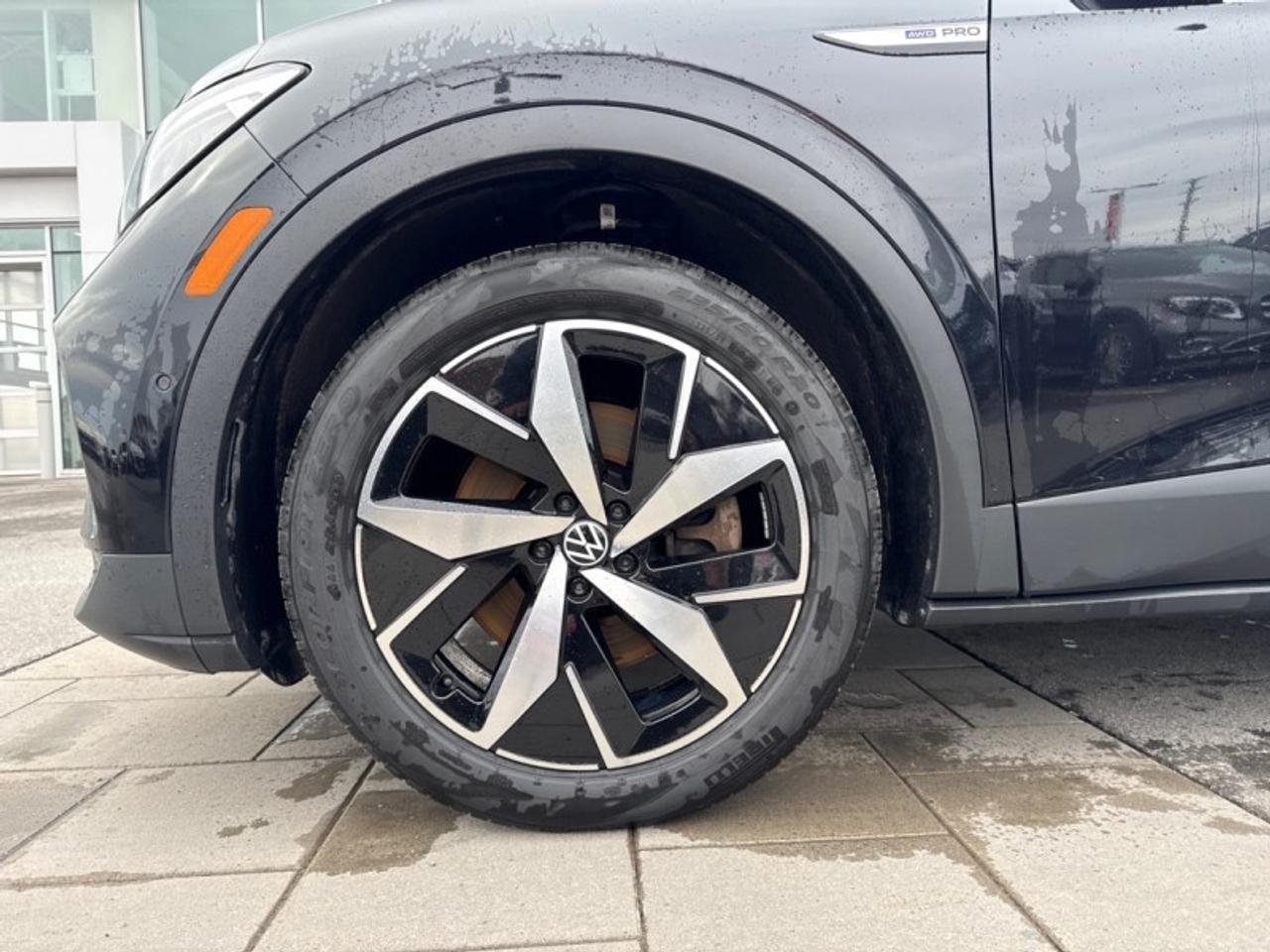 2024 Volkswagen ID.4 Pro AWD  - Certified - Tow Package Photo