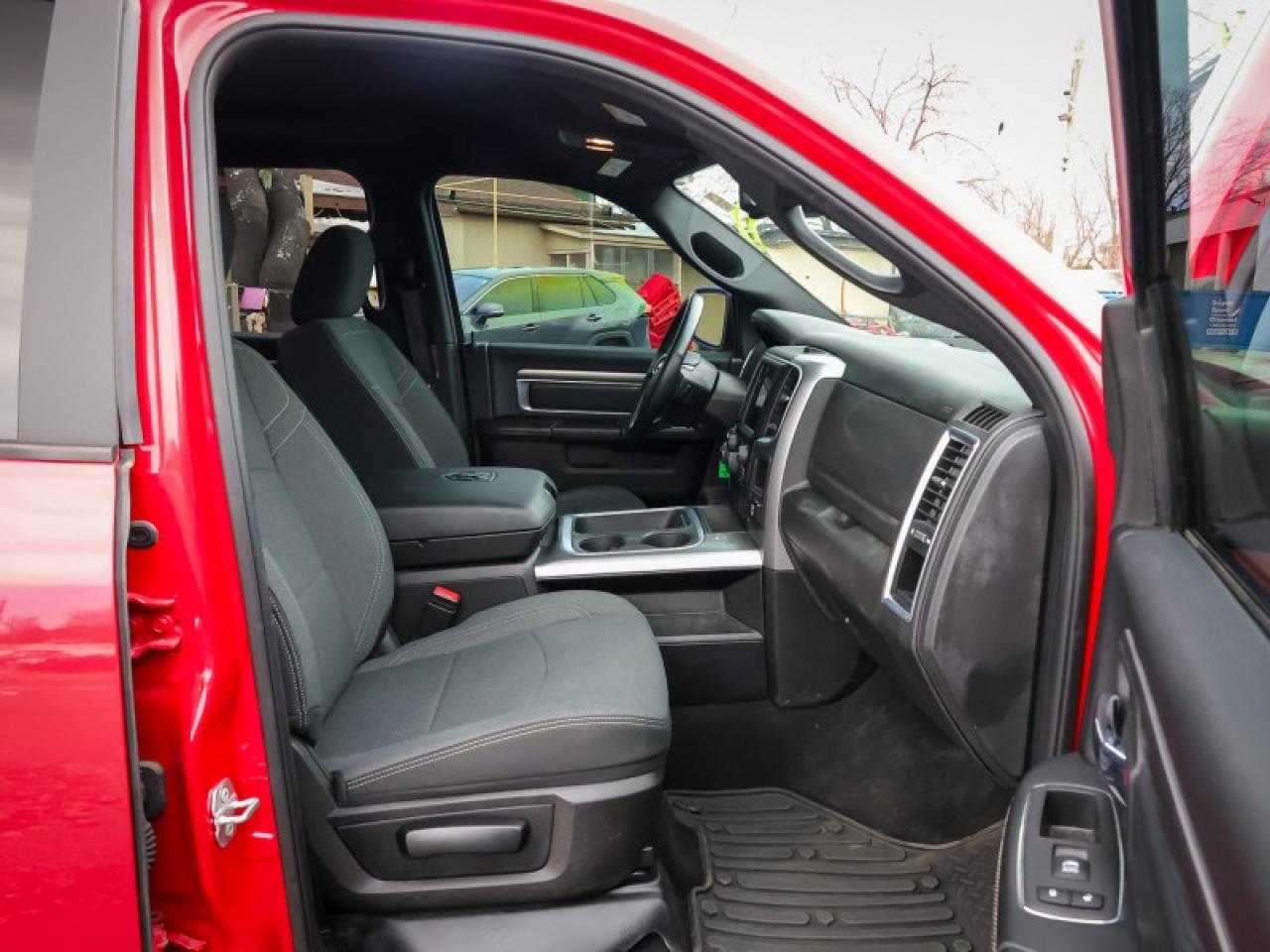 2022 RAM 1500 Classic SLT (140.5 WB 5'7 Box) SWB Photo