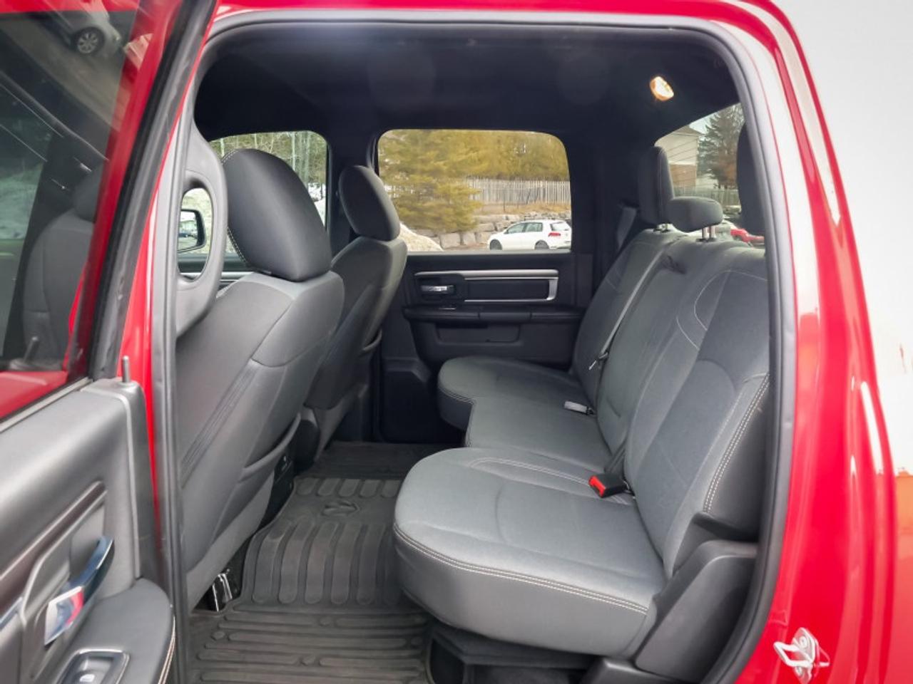 2022 RAM 1500 Classic SLT (140.5 WB 5'7 Box) SWB Photo