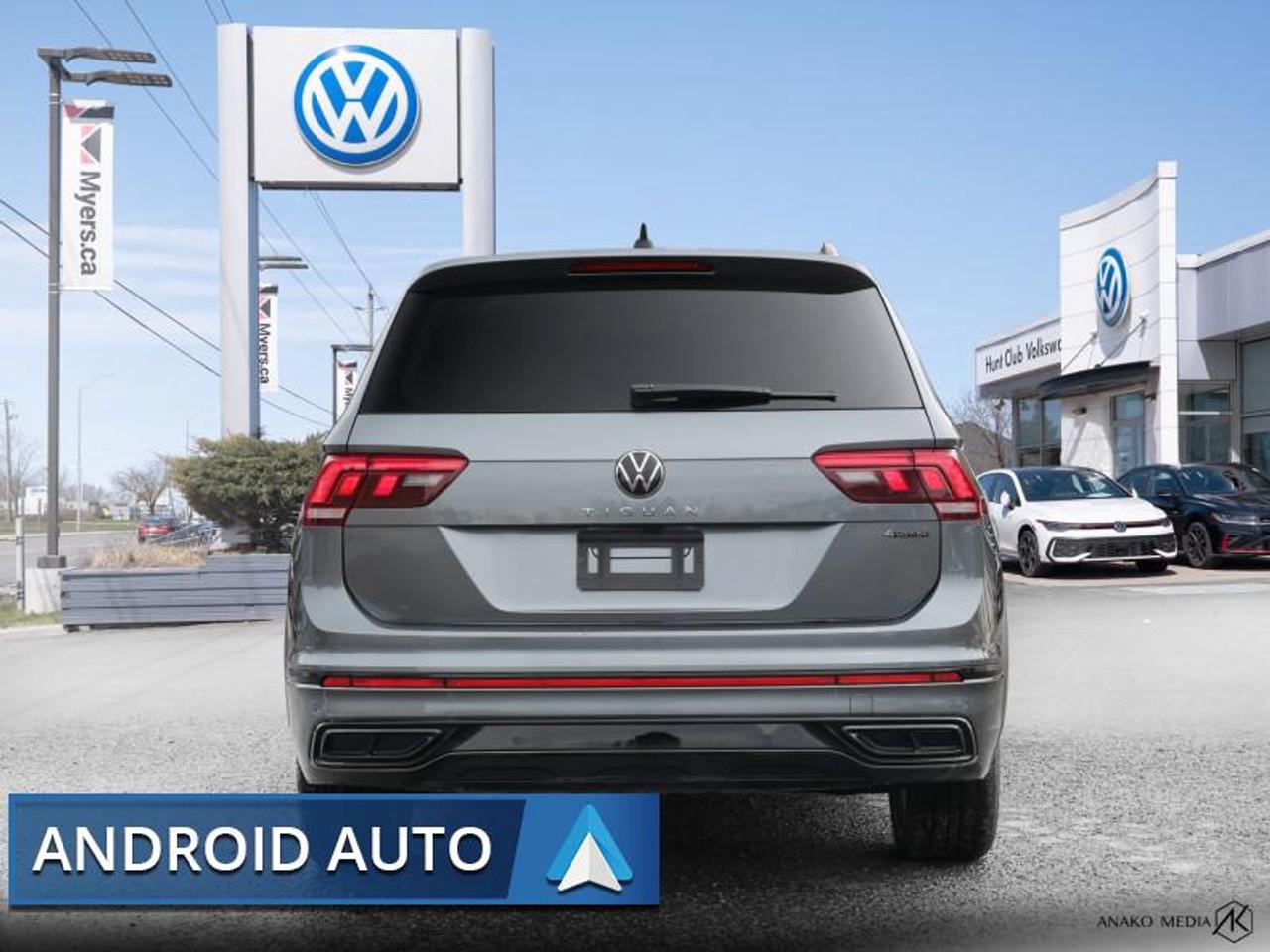 2022 Volkswagen Tiguan Comfortline R-Line Black Edition Photo2