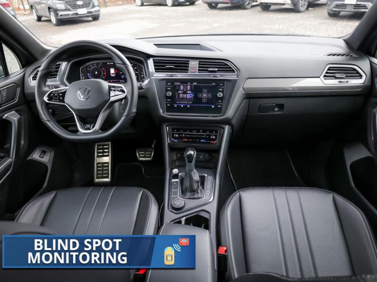 2022 Volkswagen Tiguan Comfortline R-Line Black Edition Photo