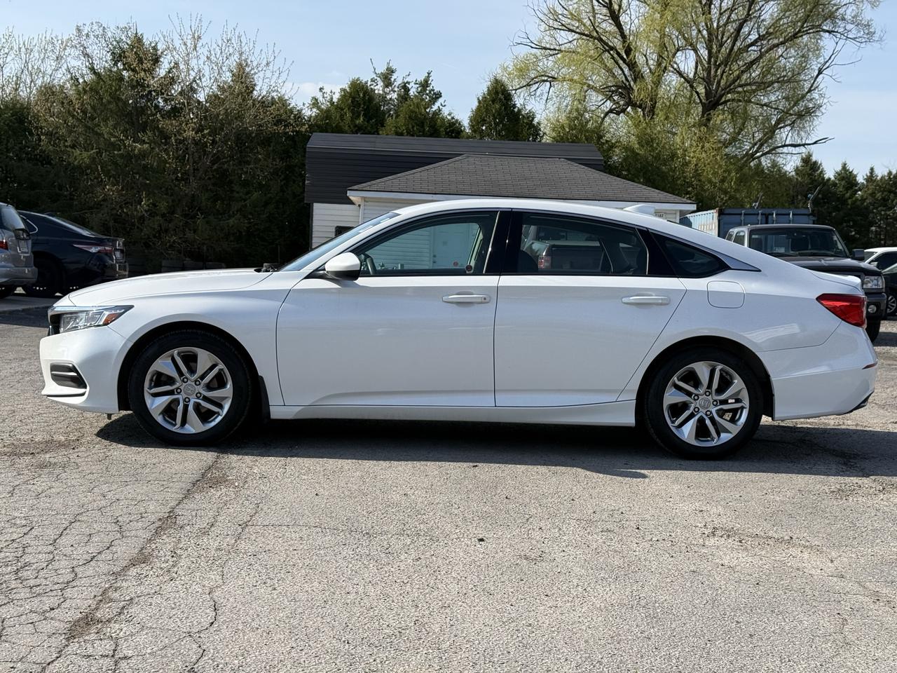 2018 Honda Accord LX Photo